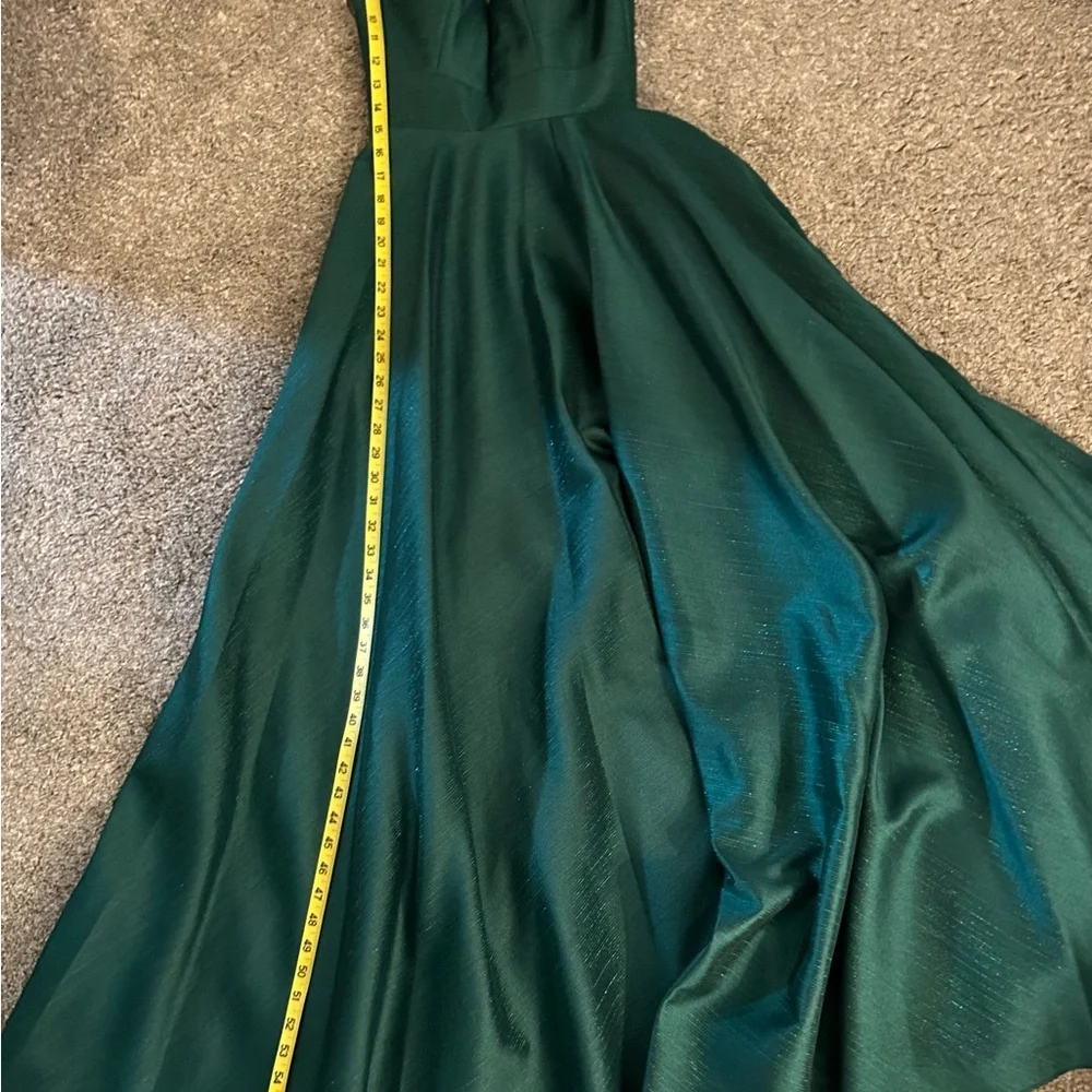 Elegant Emerald Green Prom Dress - Picture 11 of 12